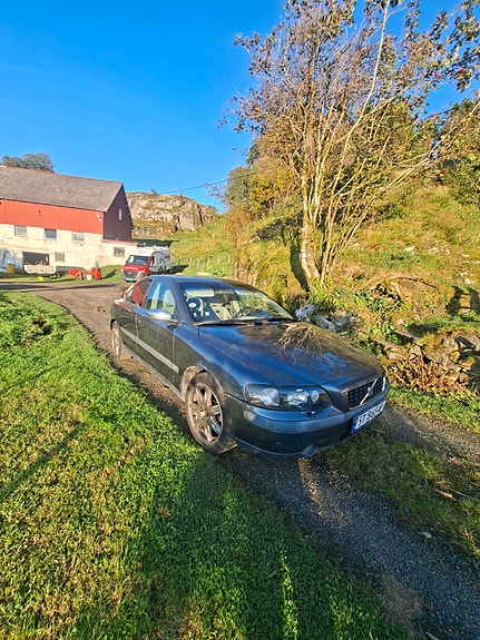 Volvo S60 2 of 8