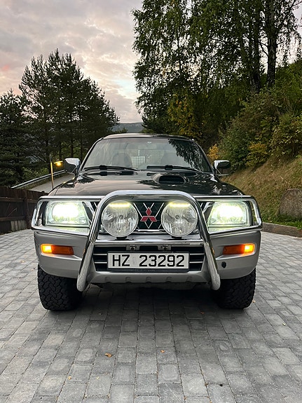 Mitsubishi L200 8 of 27