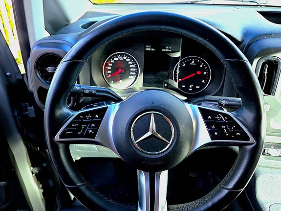 Mercedes-Benz 190 9 of 15