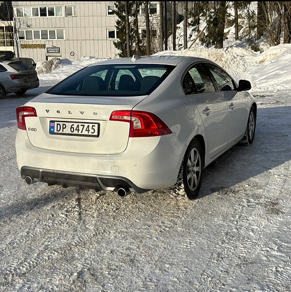 Volvo S60 8 of 18
