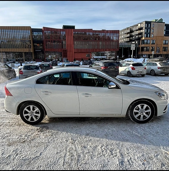 Volvo S60 9 of 18