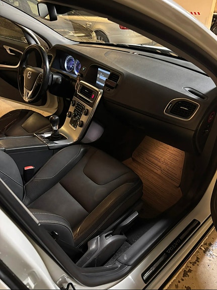 Volvo S60 17 of 18