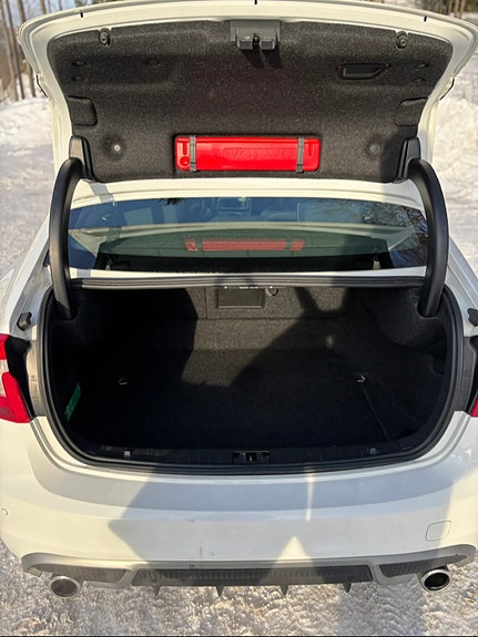 Volvo S60 13 of 18
