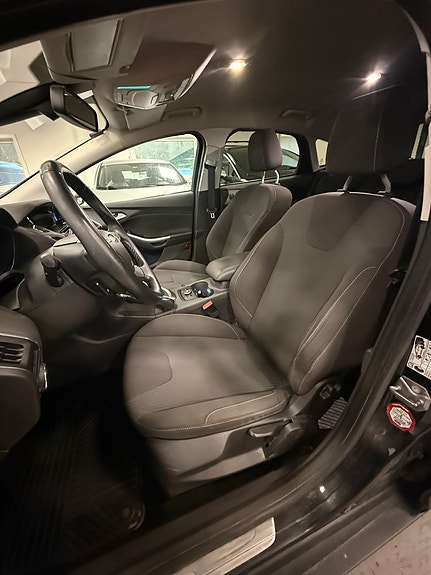 Ford Focus 7 of 17