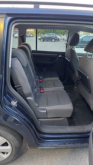 Volkswagen Touran 9 of 26