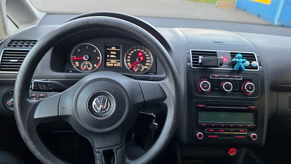 Volkswagen Touran 16 of 26