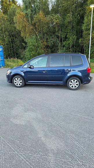 Volkswagen Touran 3 of 26