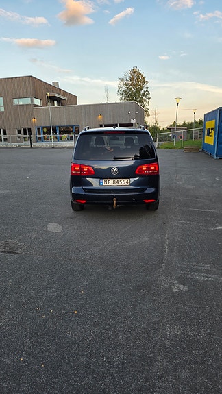 Volkswagen Touran 4 of 26