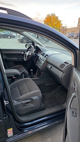 Volkswagen Touran 14 of 26