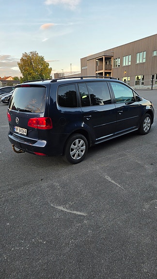 Volkswagen Touran 5 of 26