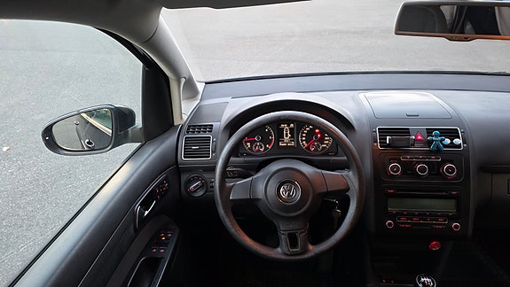 Volkswagen Touran 12 of 26