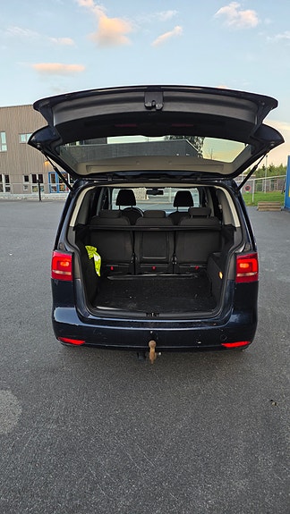 Volkswagen Touran 6 of 26