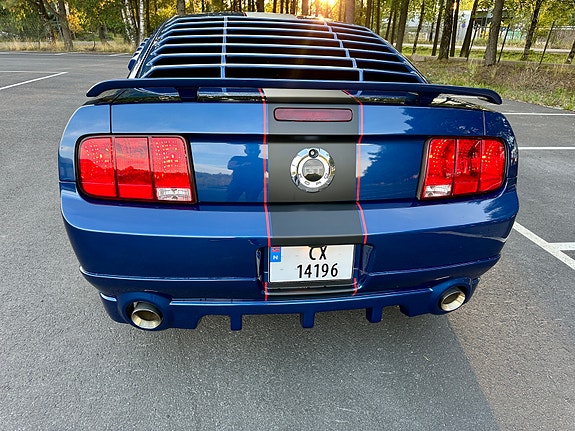 Ford Mustang 10 of 30