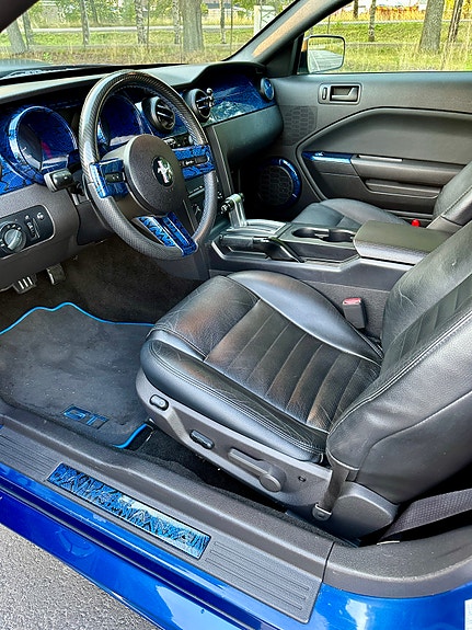 Ford Mustang 25 of 30