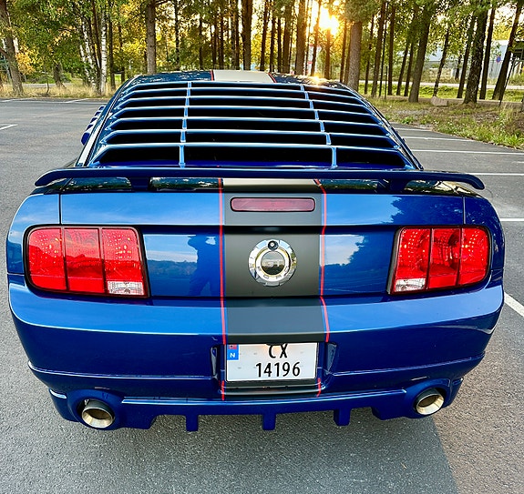 Ford Mustang 8 of 30