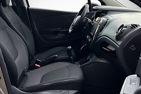 Renault Captur 12 of 16