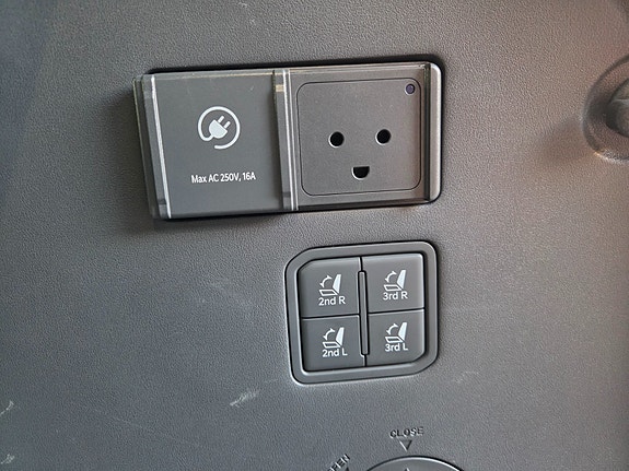 Kia EV9 14 of 30