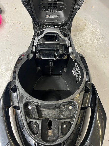 Yamaha NEO’S dual battery 9 of 27