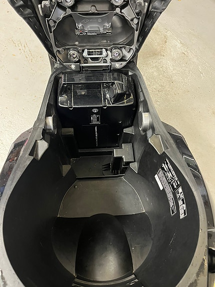 Yamaha NEO’S dual battery 11 of 27