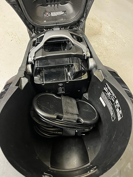 Yamaha NEO’S dual battery 23 of 27