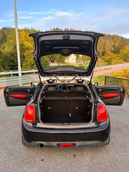MINI Cooper 11 of 30