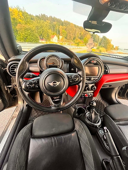MINI Cooper 17 of 30