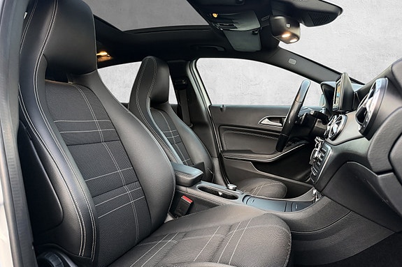 Mercedes-Benz GLA220 16 of 30