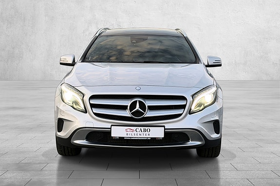 Mercedes-Benz GLA220 2 of 30