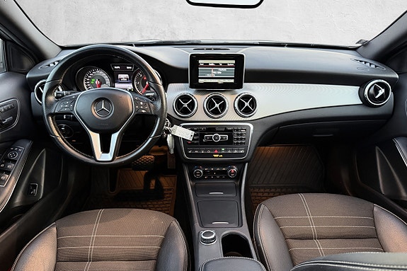 Mercedes-Benz GLA220 17 of 30