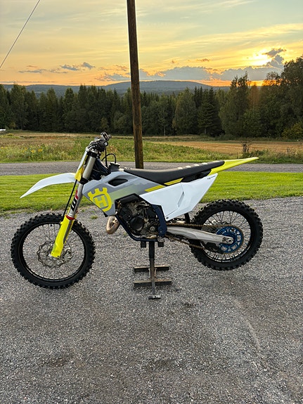 Husqvarna TC125 2 of 10