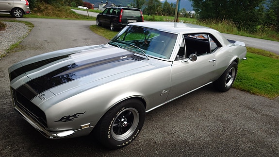 Chevrolet Camaro 12 of 21