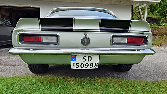 Chevrolet Camaro 14 of 21
