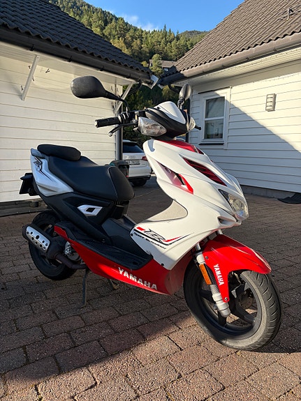 Yamaha 50 Aerox 3 of 5