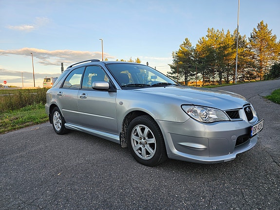Subaru Impreza 5 of 19