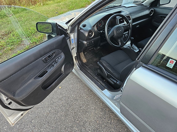 Subaru Impreza 13 of 19