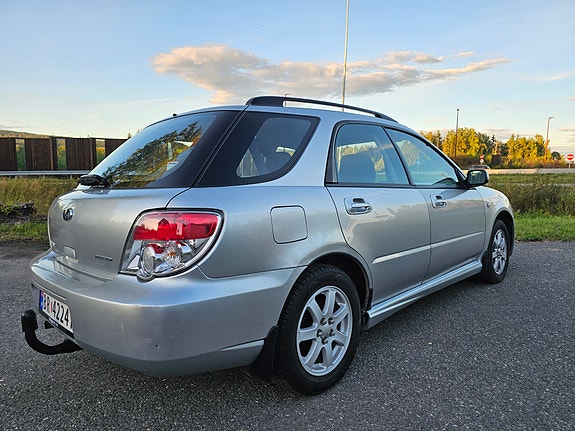 Subaru Impreza 7 of 19