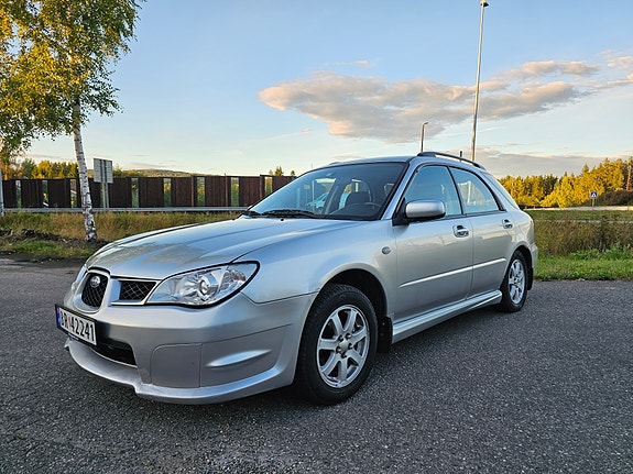 Subaru Impreza 3 of 19