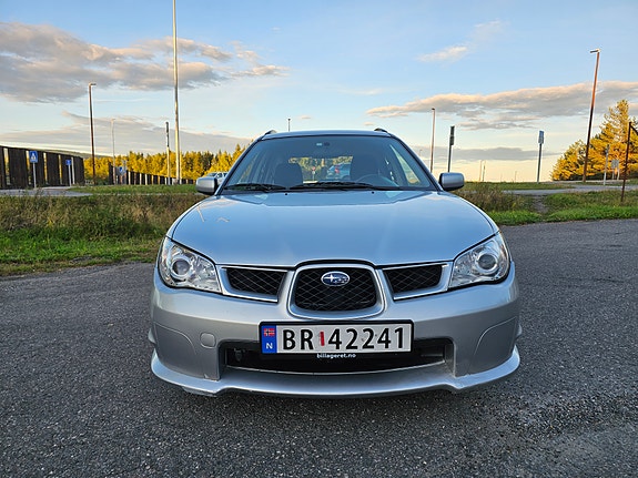 Subaru Impreza 2 of 19