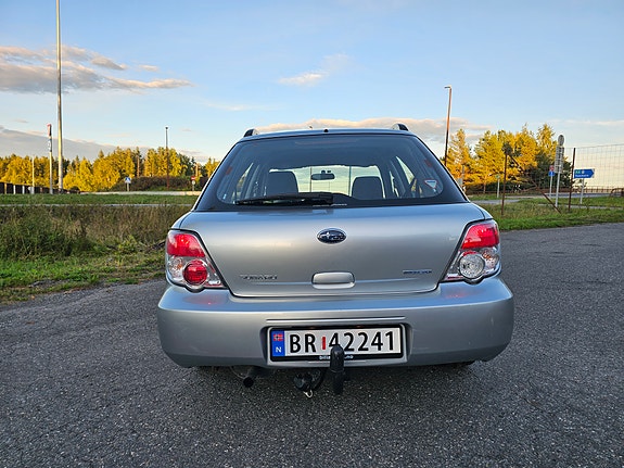 Subaru Impreza 6 of 19