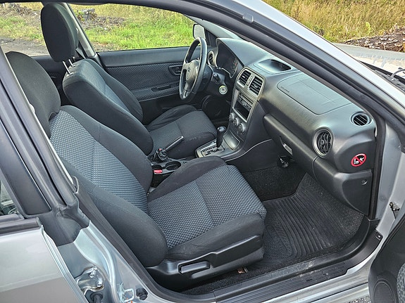 Subaru Impreza 11 of 19