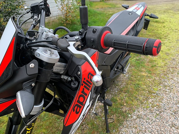 Aprilia SX 125 Super Motard 6 of 10