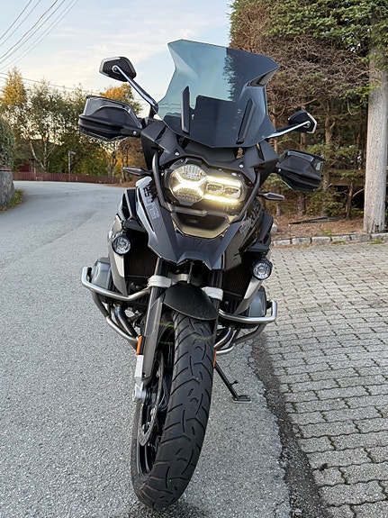 BMW BMW R 1250 GS Triple Black 2 of 8