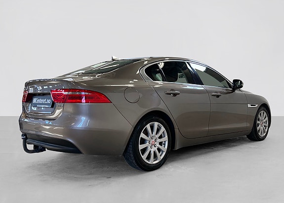 Jaguar XE 10 of 29