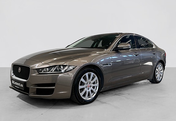Jaguar XE 2 of 29