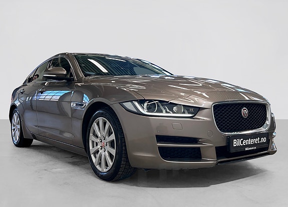 Jaguar XE 4 of 29