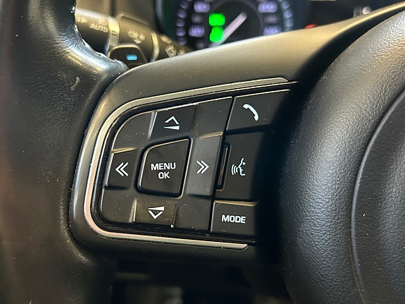 Jaguar XE 26 of 29