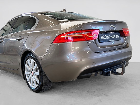 Jaguar XE 12 of 29