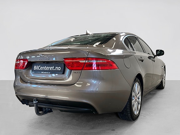 Jaguar XE 9 of 29