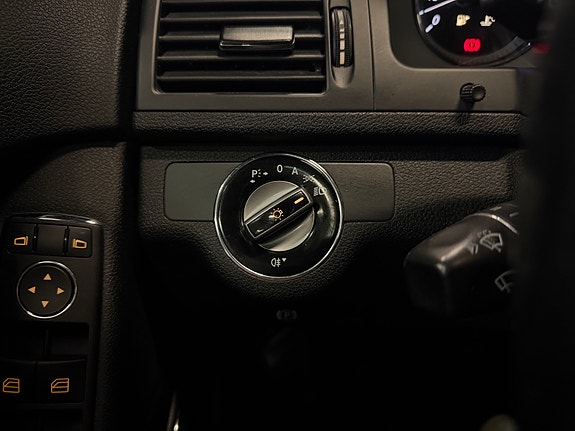 Mercedes-Benz C200 20 of 30