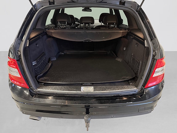 Mercedes-Benz C200 9 of 30